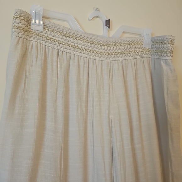 JM Collection Women's 1X Beige Metallic‎ Trim Casual Wide Leg Pants - Picture 3 of 12